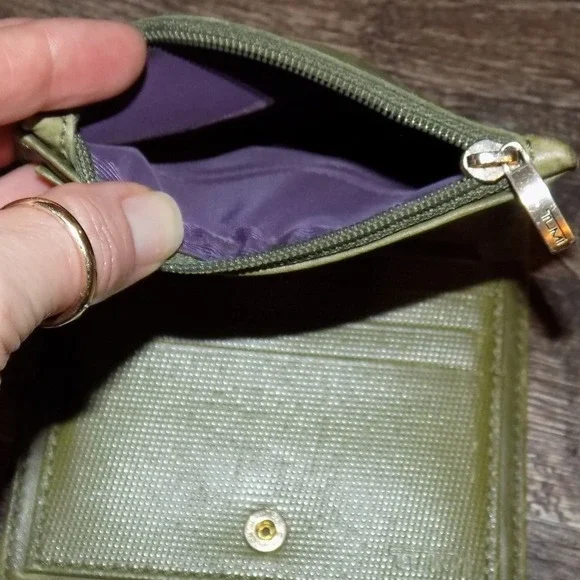 Tumi Bifold Wallet Unisex Olive Green Distressed Leather Card ID Coin Pocket - Picture 7 of 8